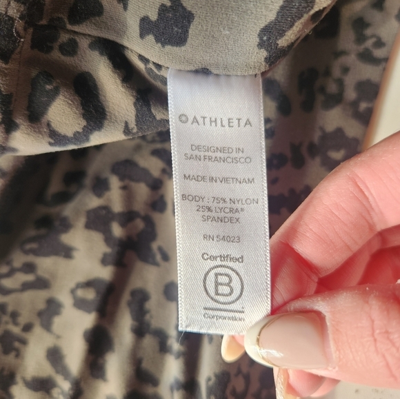 Athleta Elation Ultra High-Rise Tight Animal Print Size XS. - Picture 5 of 9